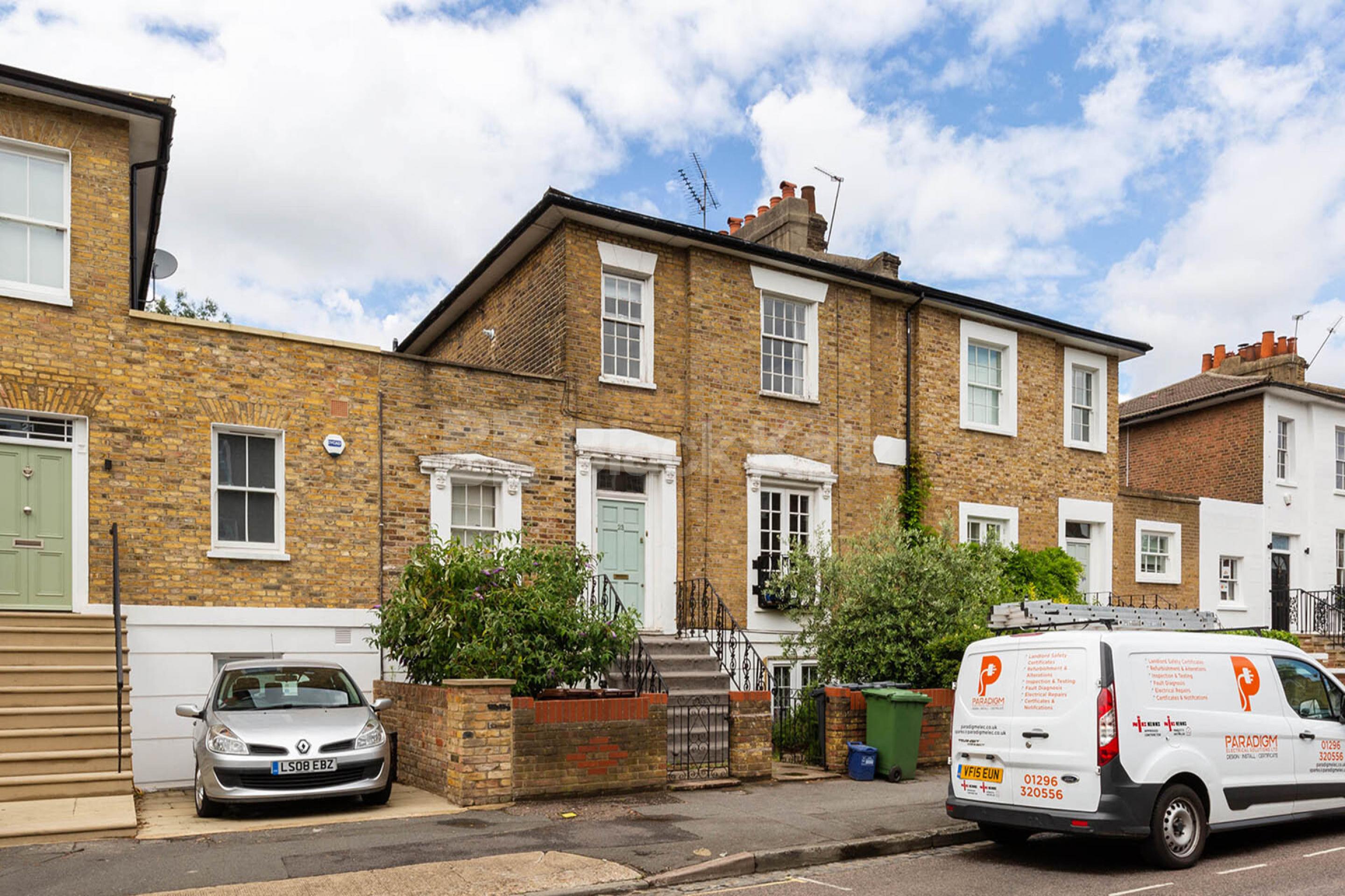 Bright and Airy one bedroom property within a beautiful period conversion Stamford Road, De Beauvoir N1